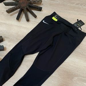 *NWT* Black Epic fast tight fit Nike Leggings size Medium